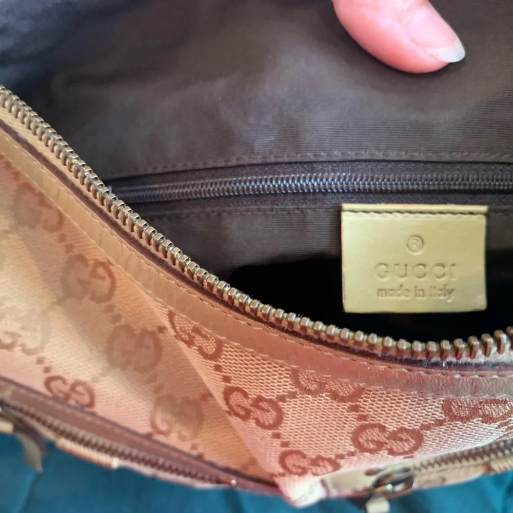 EUC Gucci canvas crossbody bag - Picture 9 of 13